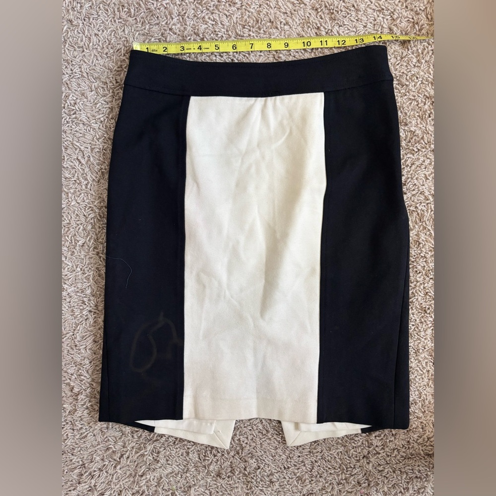 White House Black Market Black and White Pencil Skirt